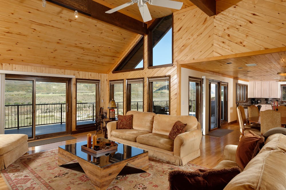 Photo of Bedroom in Brush Creek Village