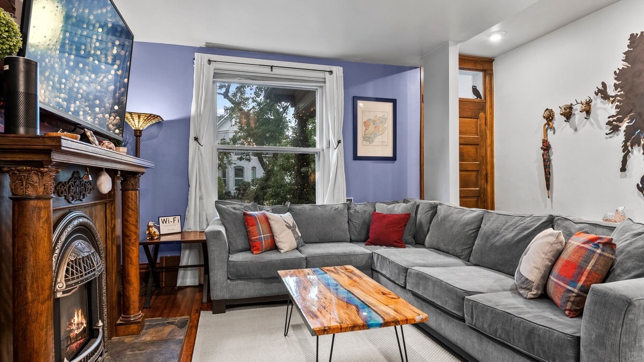 Photo of Livingroom in Capitol Hill
