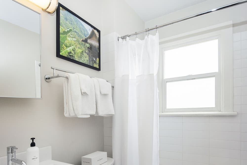 Photo of Bathroom in West Colfax