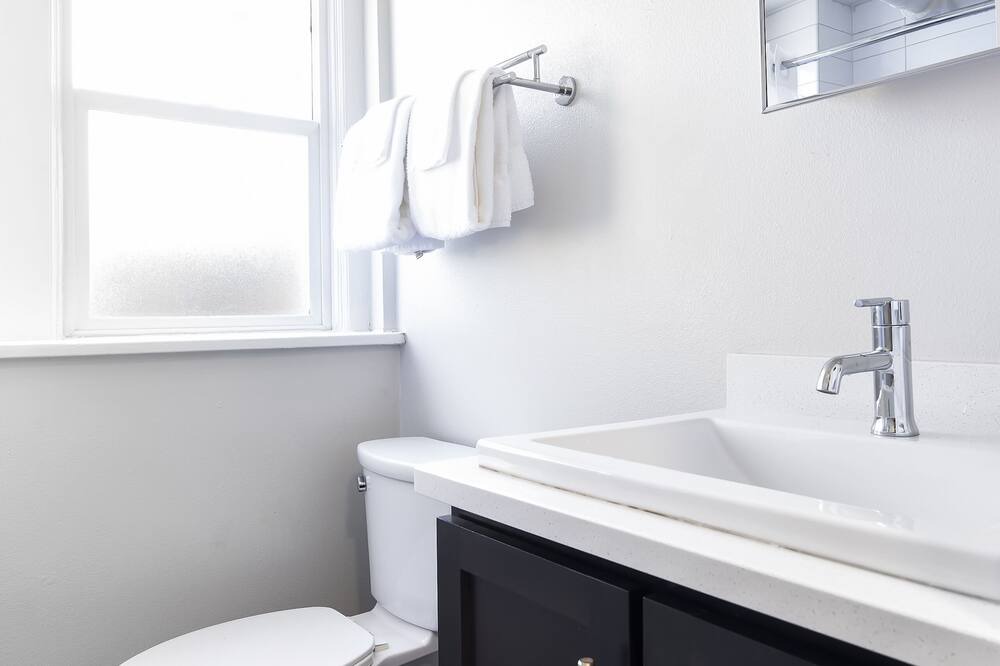 Photo of Bathroom in West Colfax
