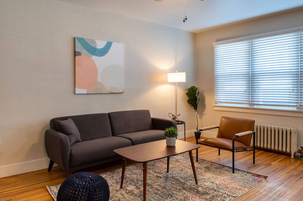 Photo of Livingroom in West Colfax