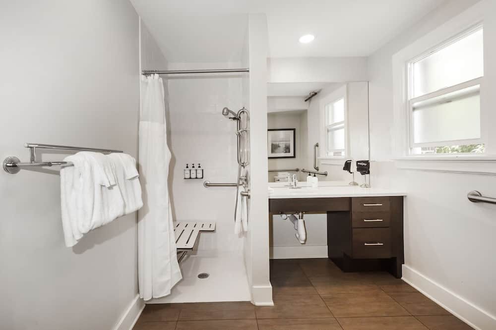 Photo of Bathroom in West Colfax