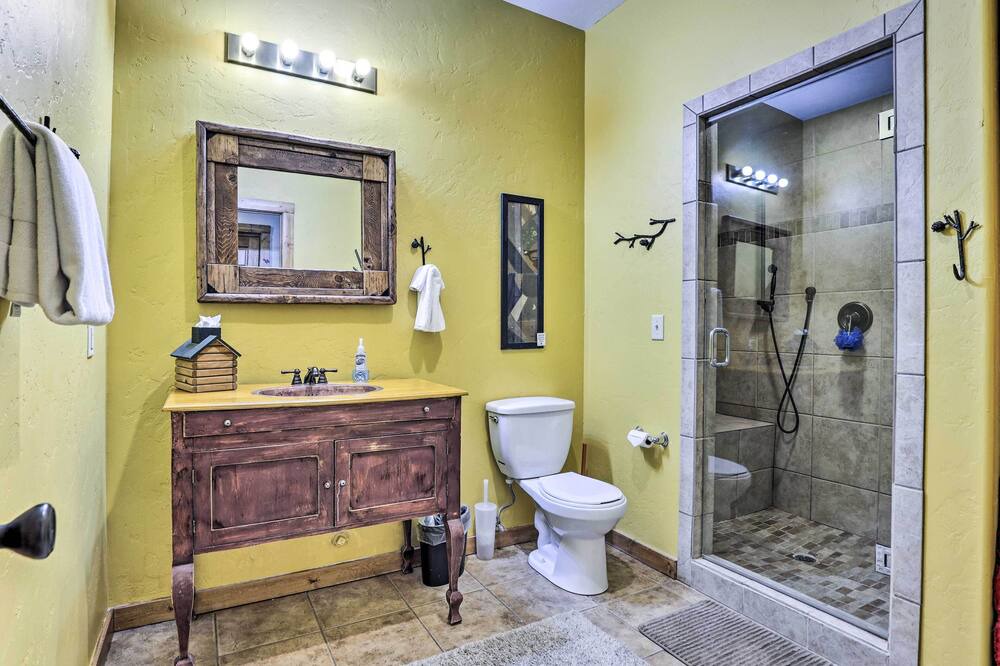 Photo of Bathroom in Quandary Village