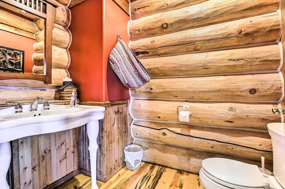 Photo of Bathroom in Quandary Village