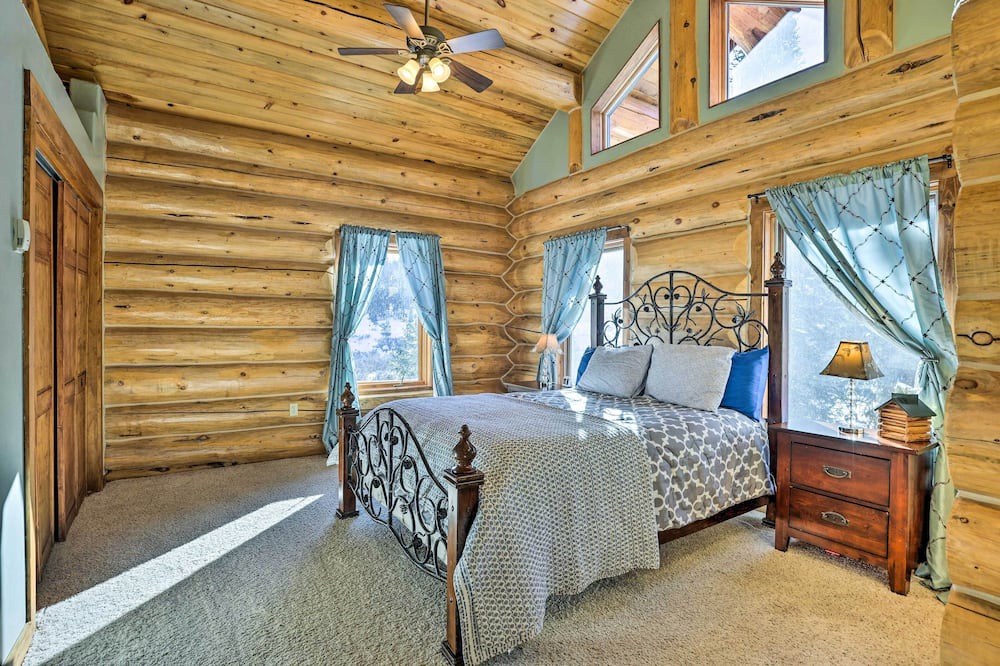 Photo of Bathroom in Quandary Village