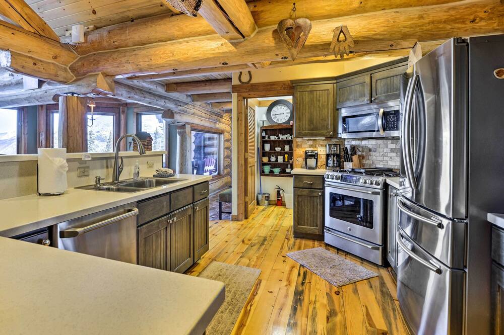 Photo of Kitchen in Quandary Village