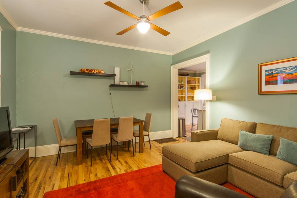 Photo of Livingroom in Central Boulder