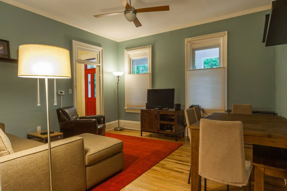 Photo of Livingroom in Central Boulder