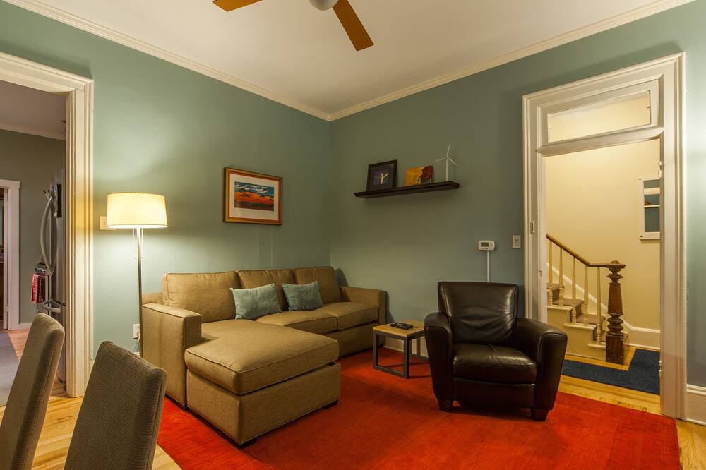 Photo of Livingroom in Central Boulder