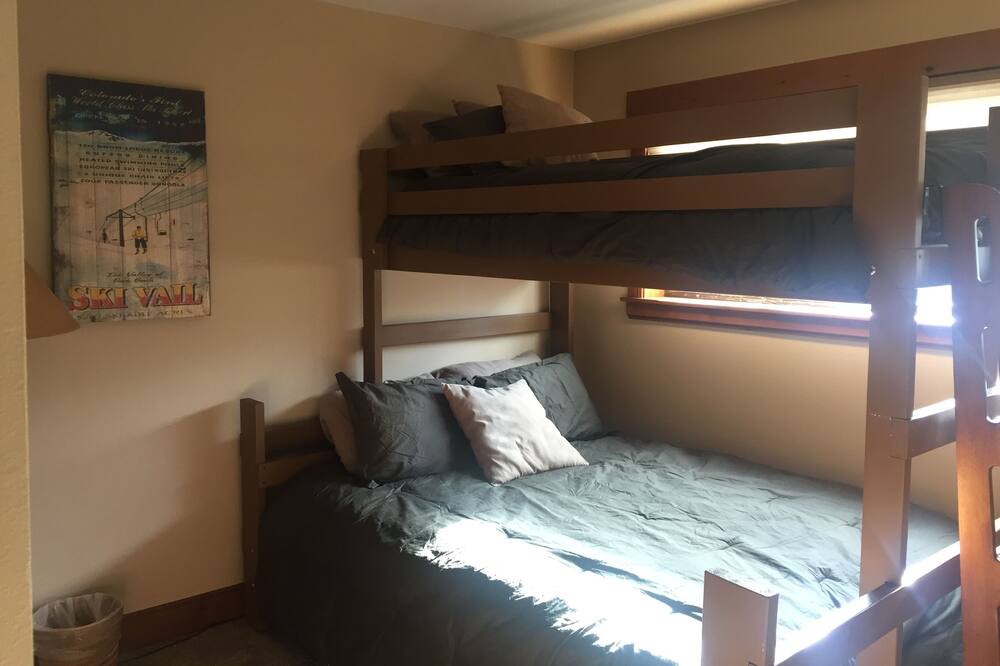 Photo of Bedroom in Four O'Clock