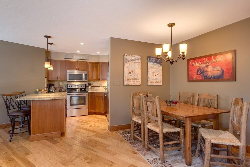 Photo of Kitchen in Four O'Clock