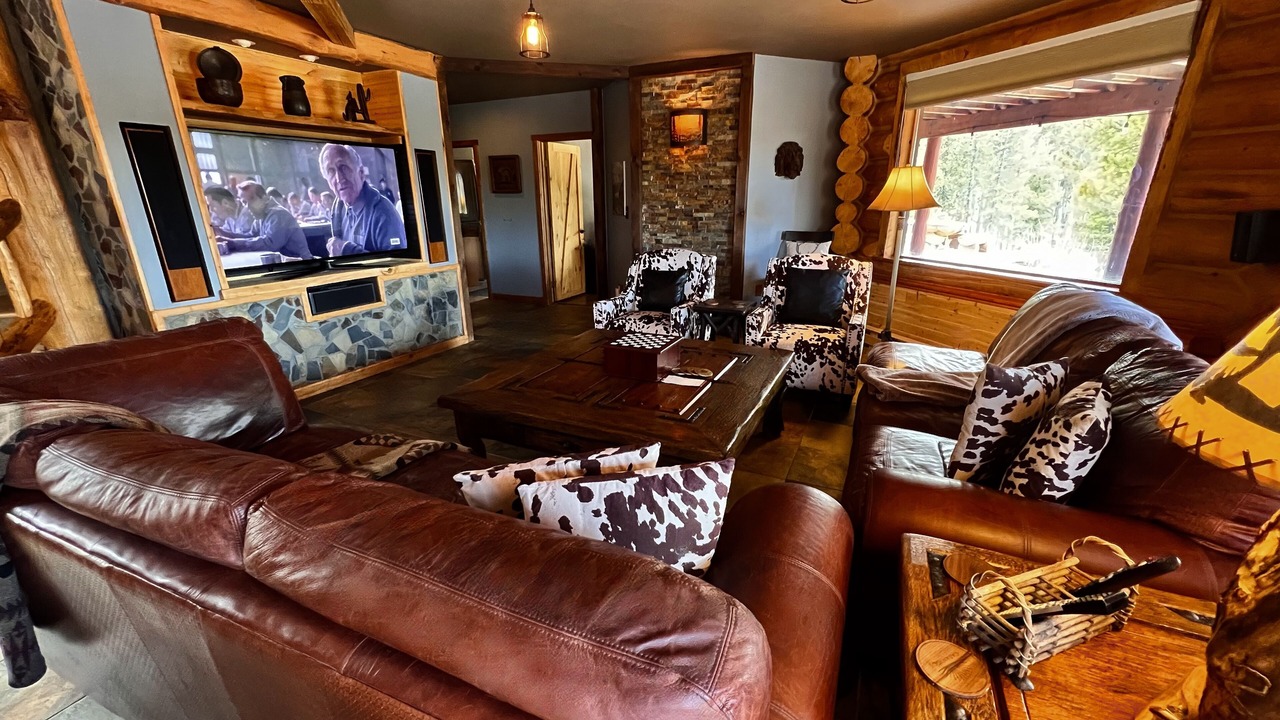 Photo of Livingroom in Black Hawk