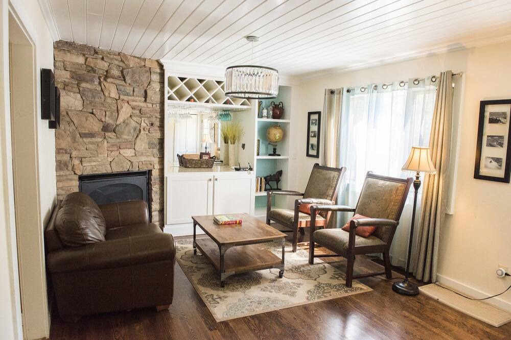 Photo of Livingroom in Panorama Heights