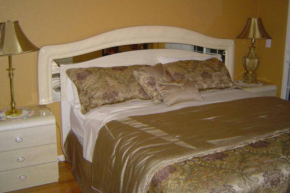 Photo of Bedroom in Vista Ridge