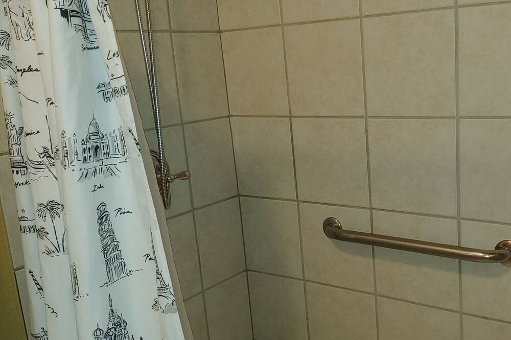 Photo of Bathroom in Vista Ridge