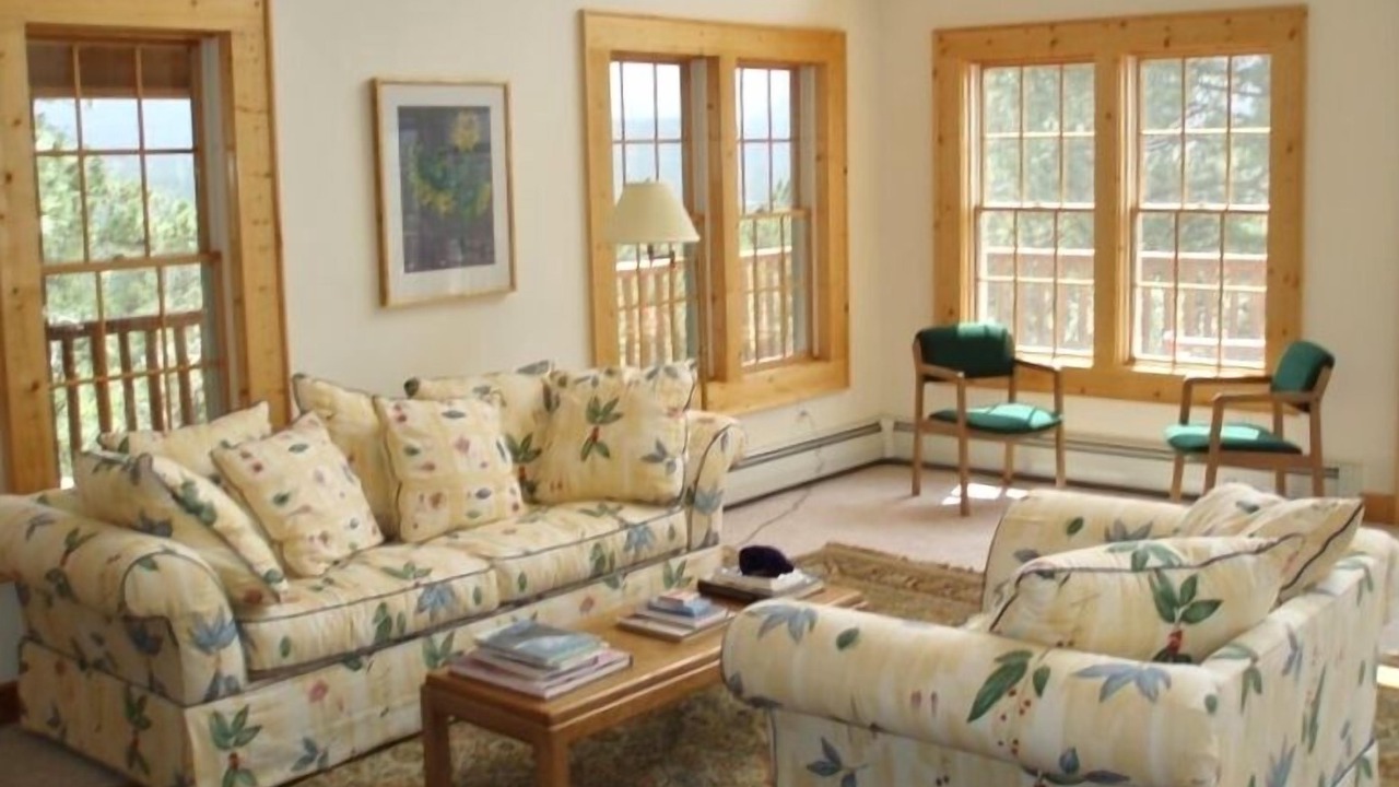 Photo of Livingroom in Evergreen