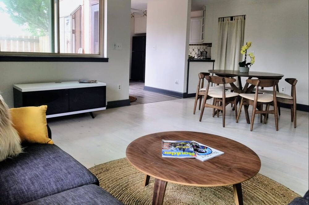 Photo of Livingroom in Martin Acres