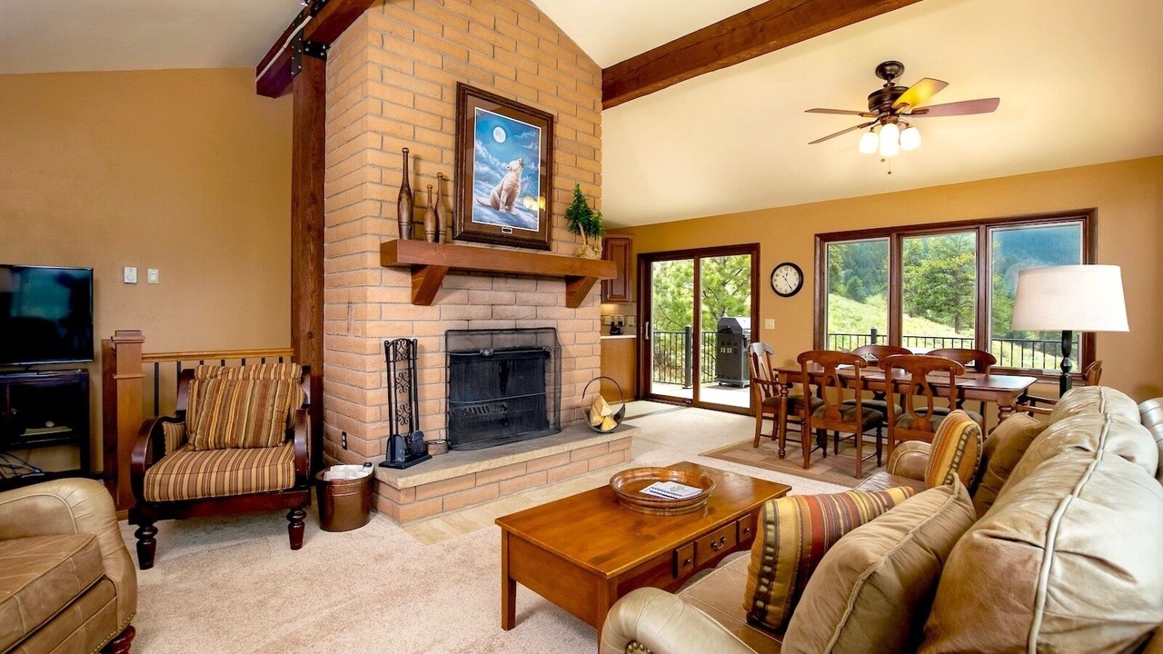 Photo of Livingroom in Windcliff Estates