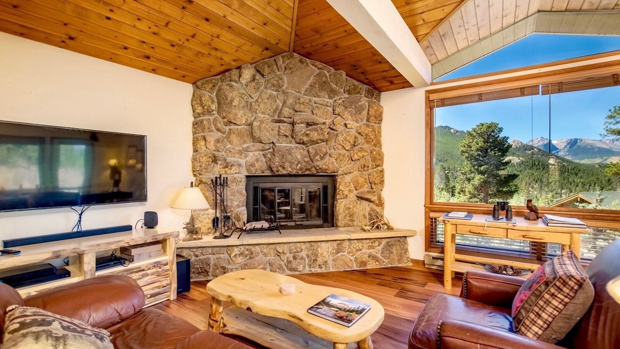 Photo of Livingroom in Windcliff Estates