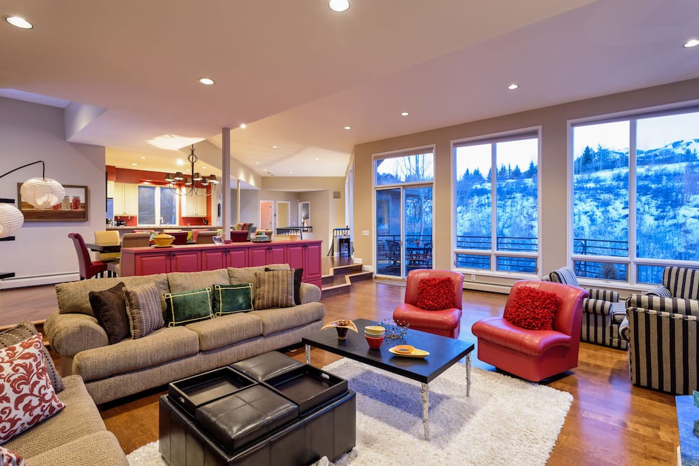 Photo of Bedroom in Red Mountain