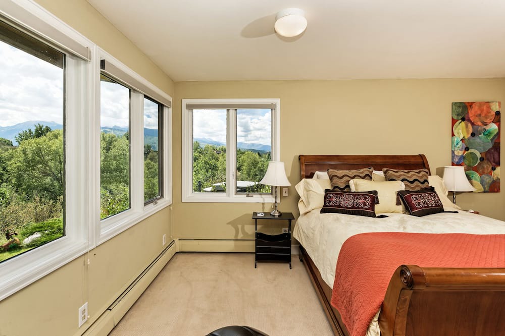 Photo of Bedroom in Red Mountain