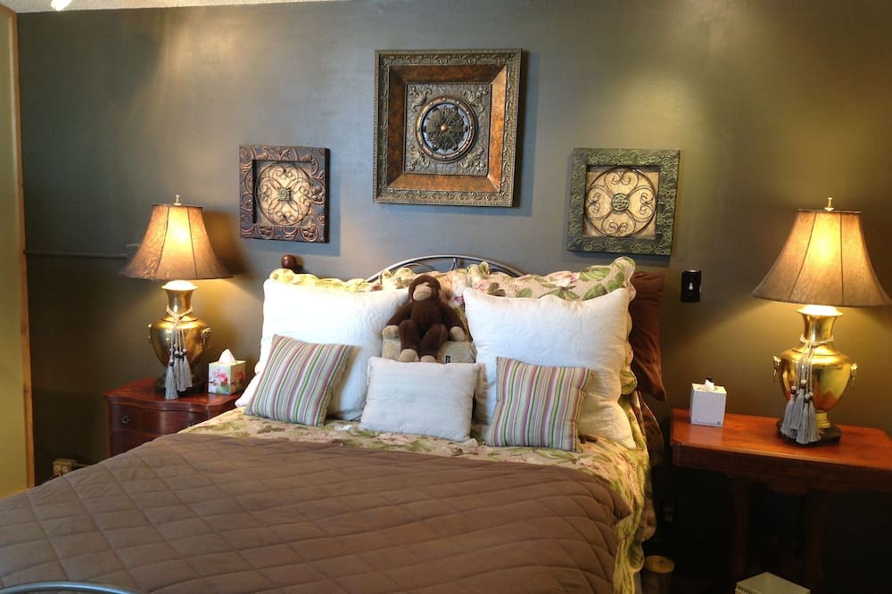 Photo of Bedroom in Divide