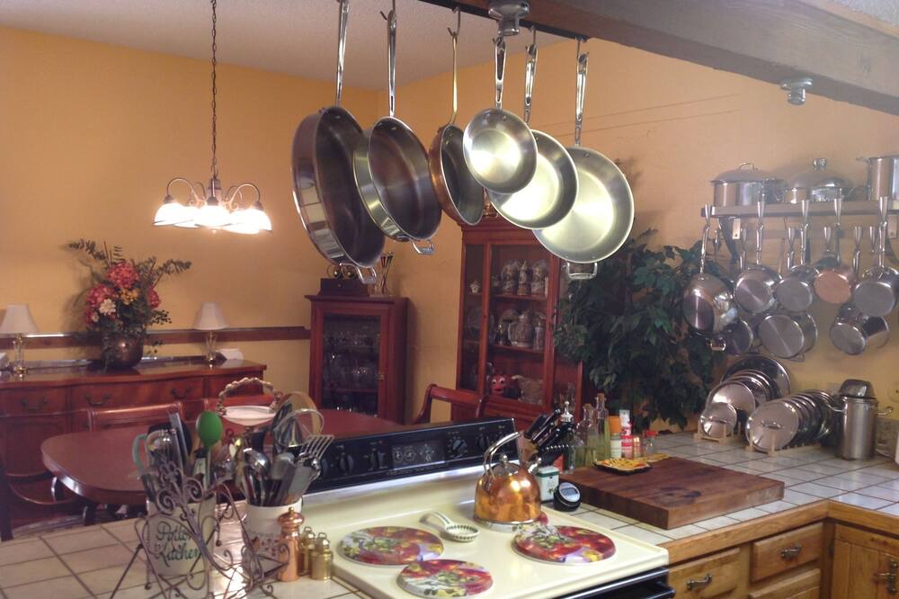 Photo of Kitchen in Divide