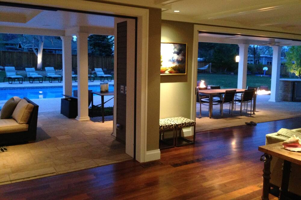 Photo of Livingroom in Newlands