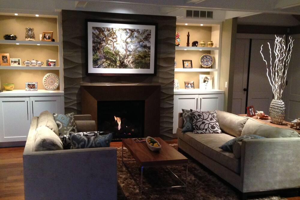 Photo of Livingroom in Newlands