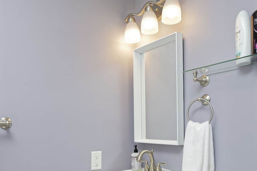 Photo of Bathroom in Highland