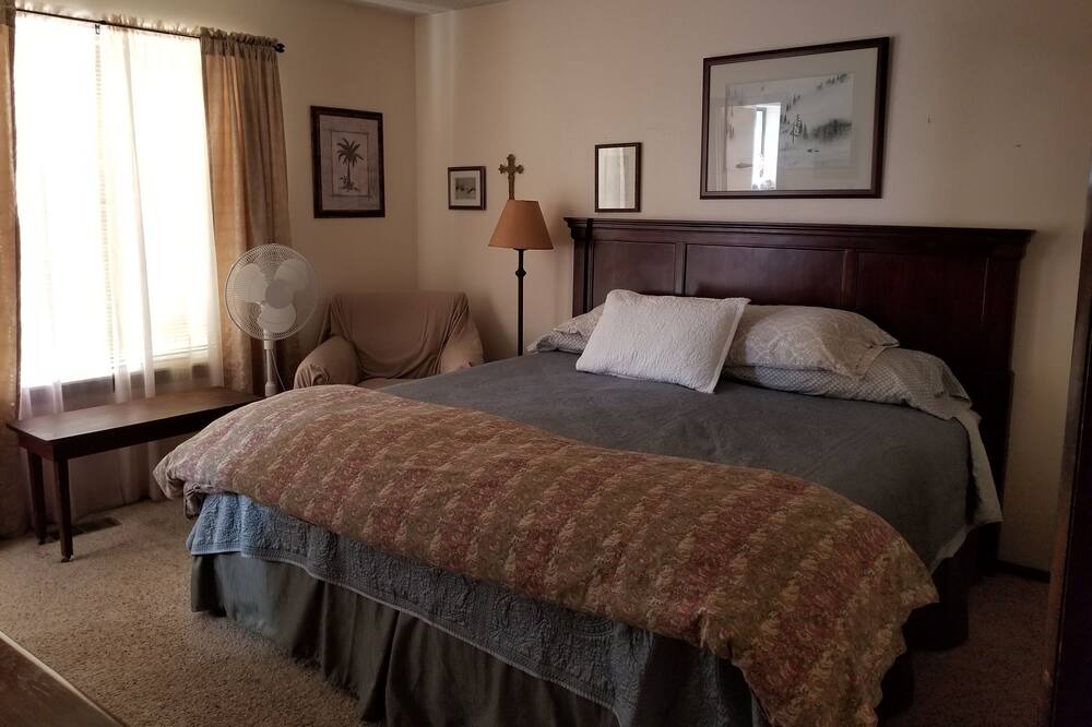 Photo of Bedroom in Kerr Gulch