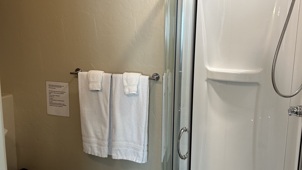Photo of Bathroom in Summit Cove
