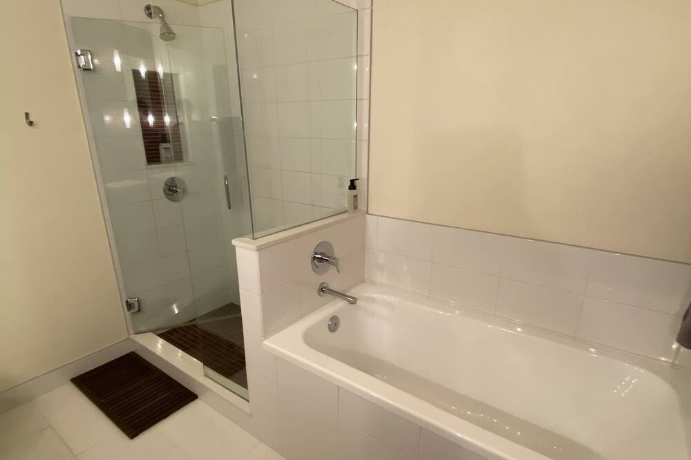 Photo of Bathroom in Dolores Lofts