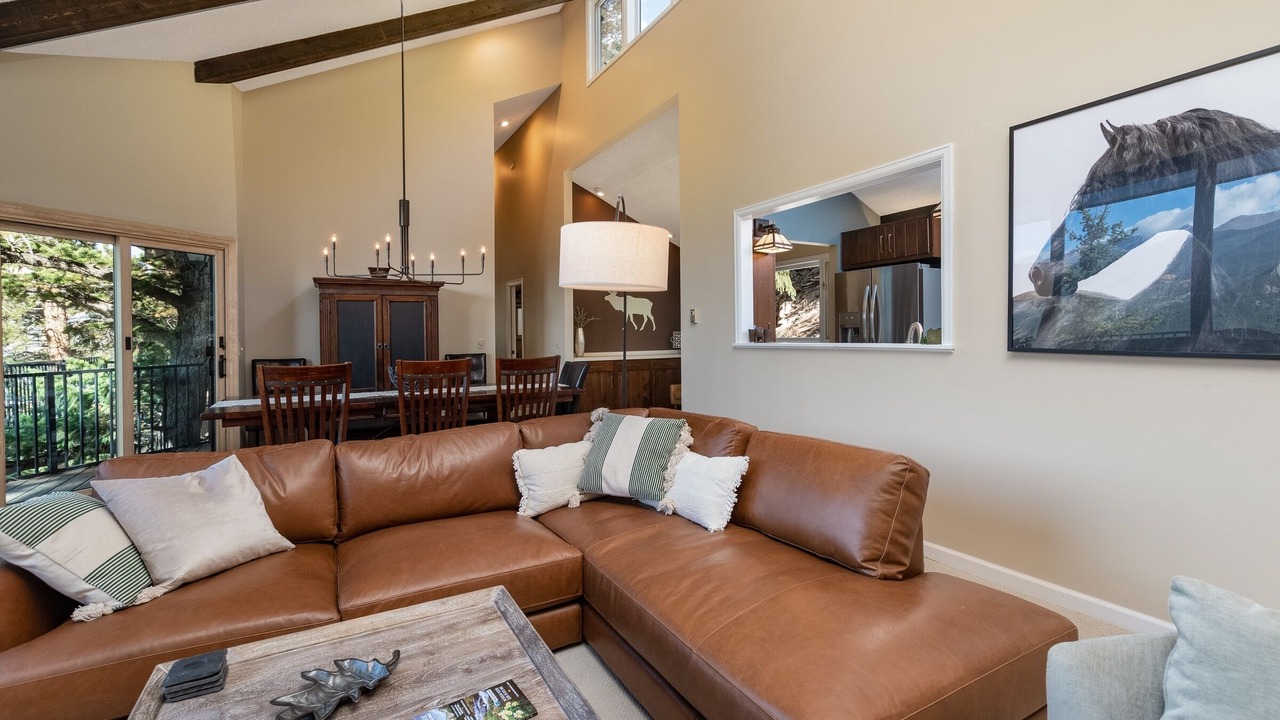 Photo of Livingroom in Windcliff Estates