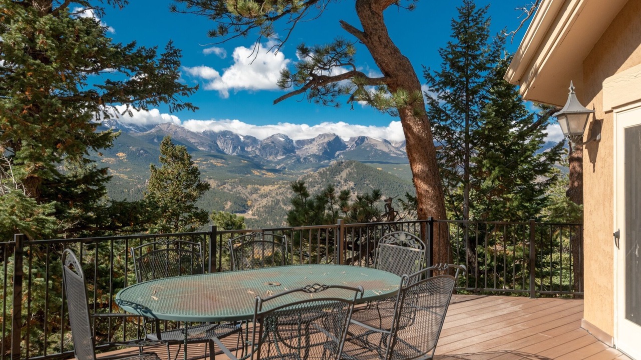 Photo of Outdoor in Windcliff Estates