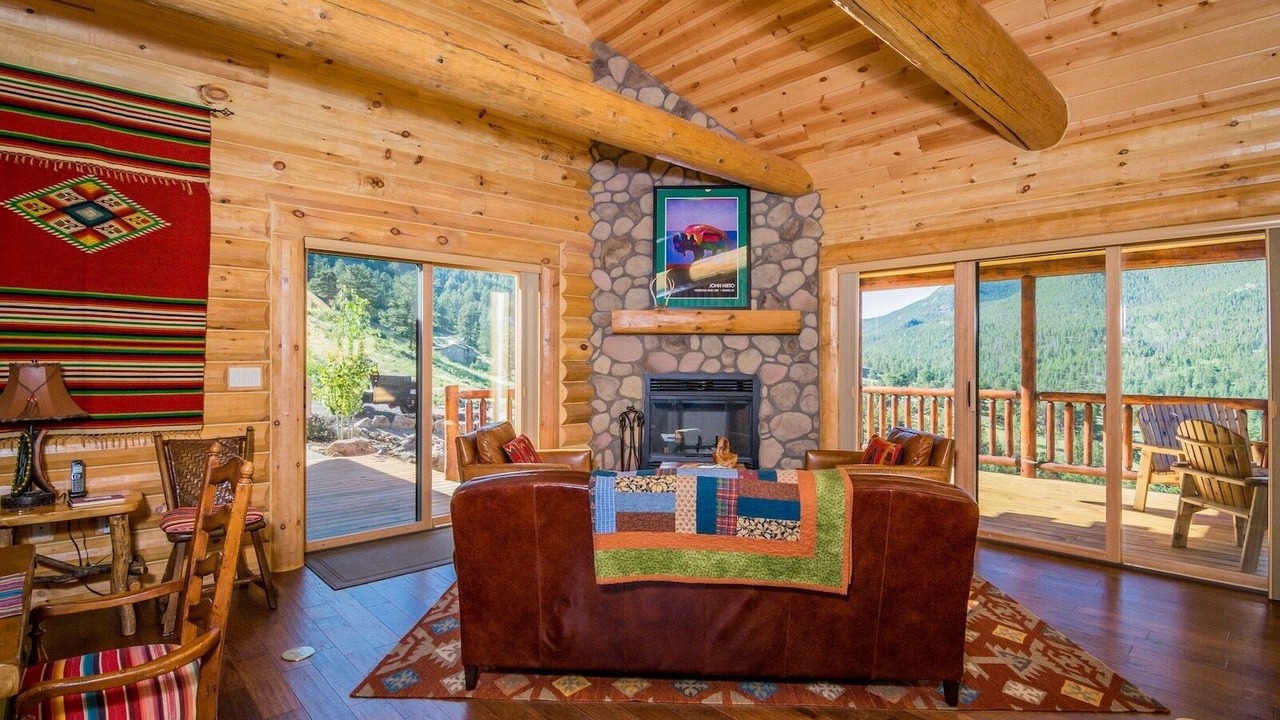 Photo of Bedroom in Windcliff Estates