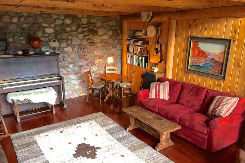 Photo of Livingroom in Missouri Heights