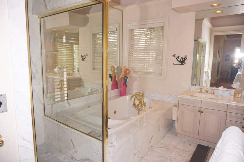 Photo of Bathroom in West End