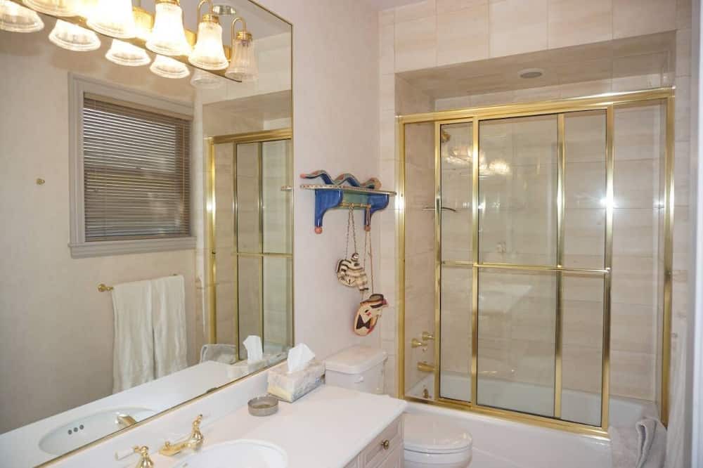 Photo of Bathroom in West End