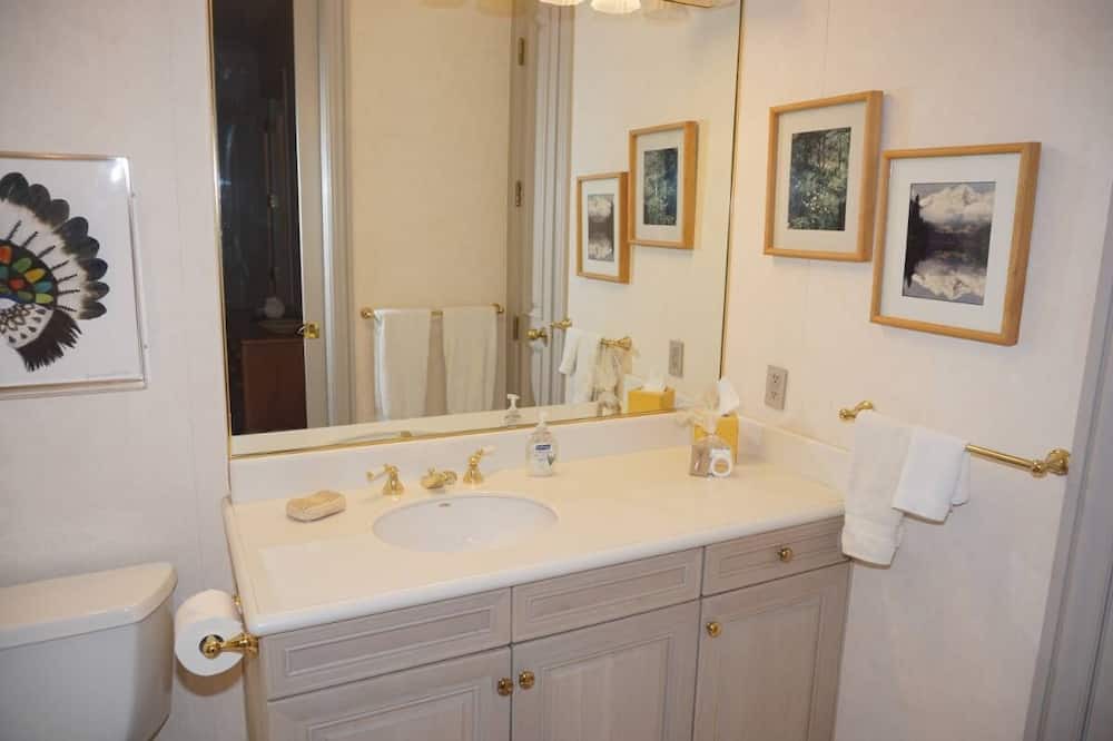 Photo of Bathroom in West End