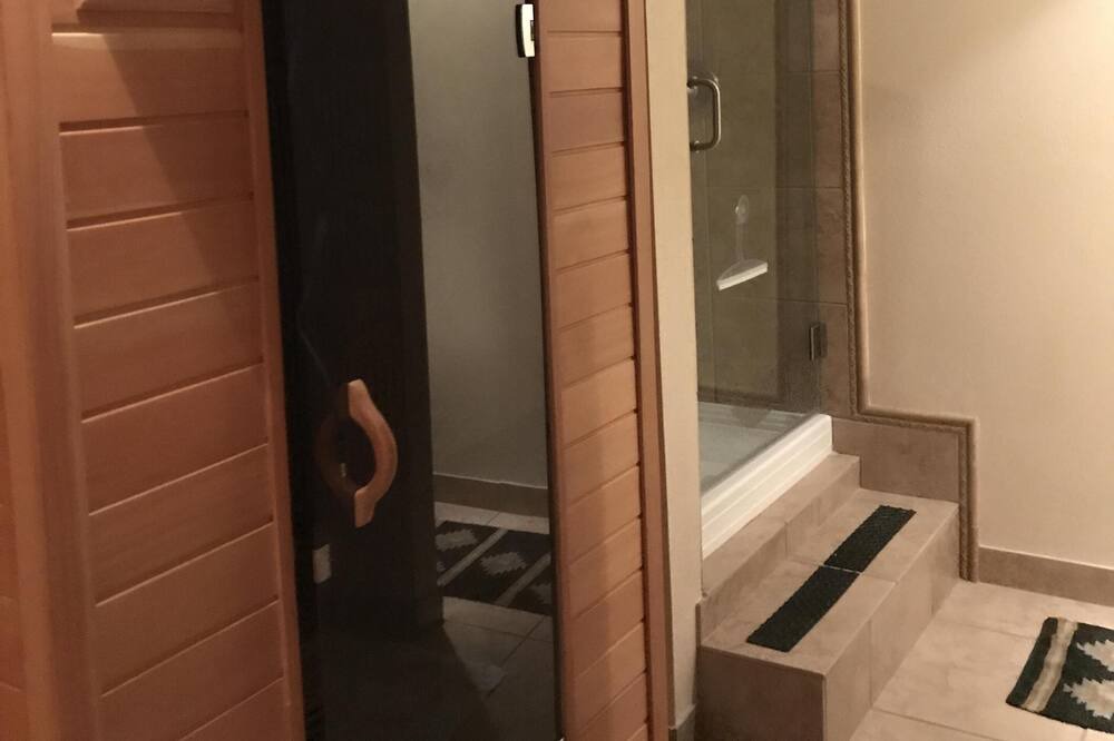 Photo of Bathroom in Twin Creek Village