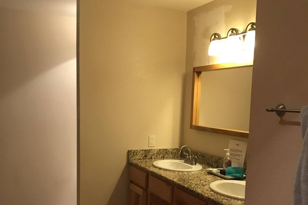 Photo of Bathroom in Twin Creek Village