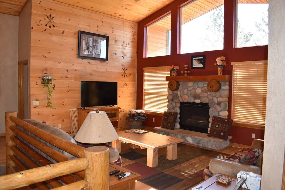 Photo of Livingroom in Twin Creek Village