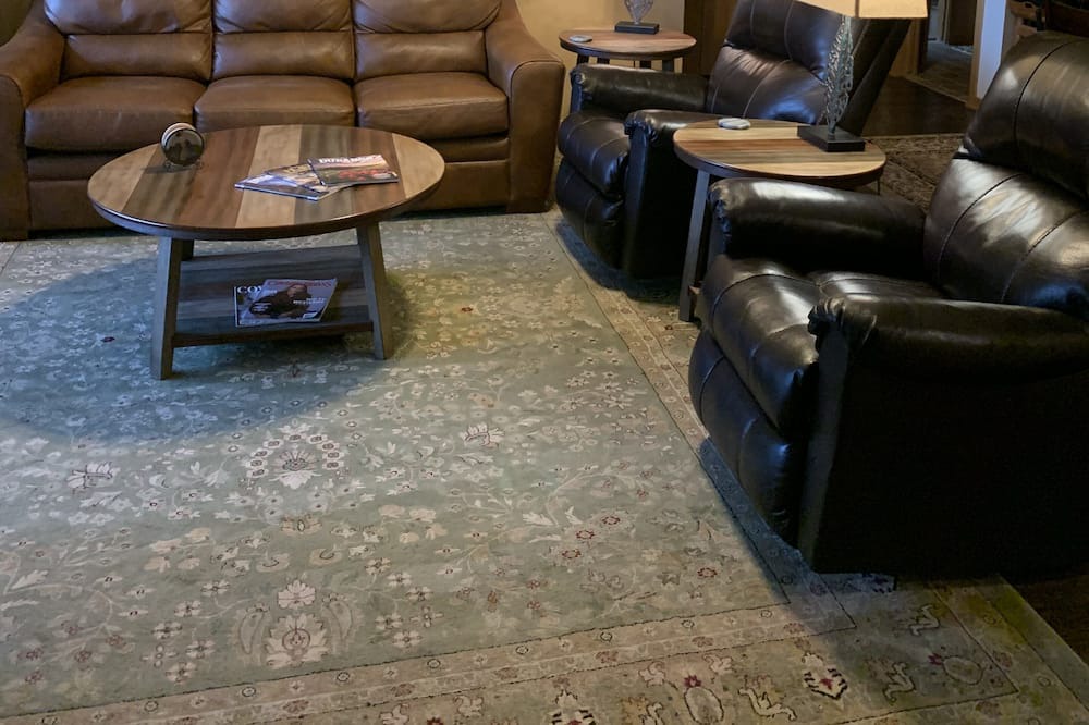 Photo of Livingroom in Purgatory