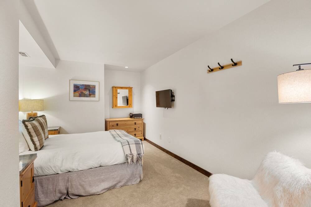 Photo of Bedroom in Snowmass Village