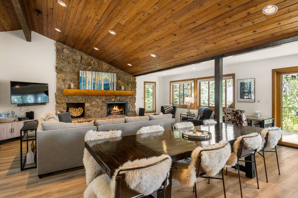 Photo of Livingroom in Snowmass Village