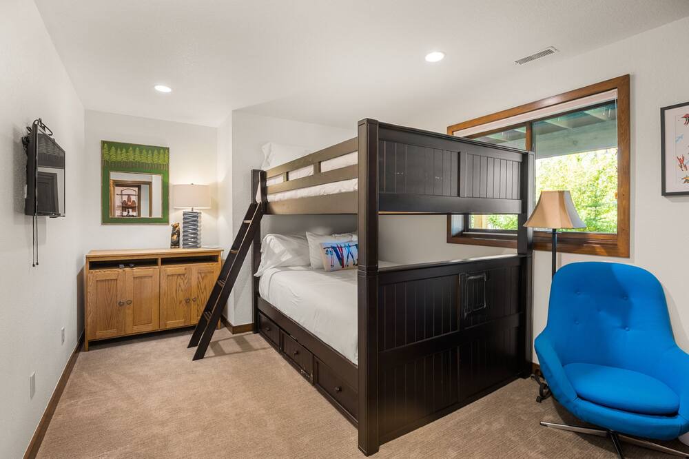 Photo of Bedroom in Snowmass Village