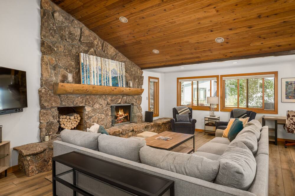 Photo of Livingroom in Snowmass Village