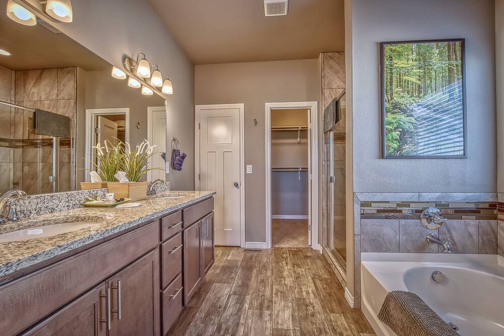 Photo of Bathroom in Elbert