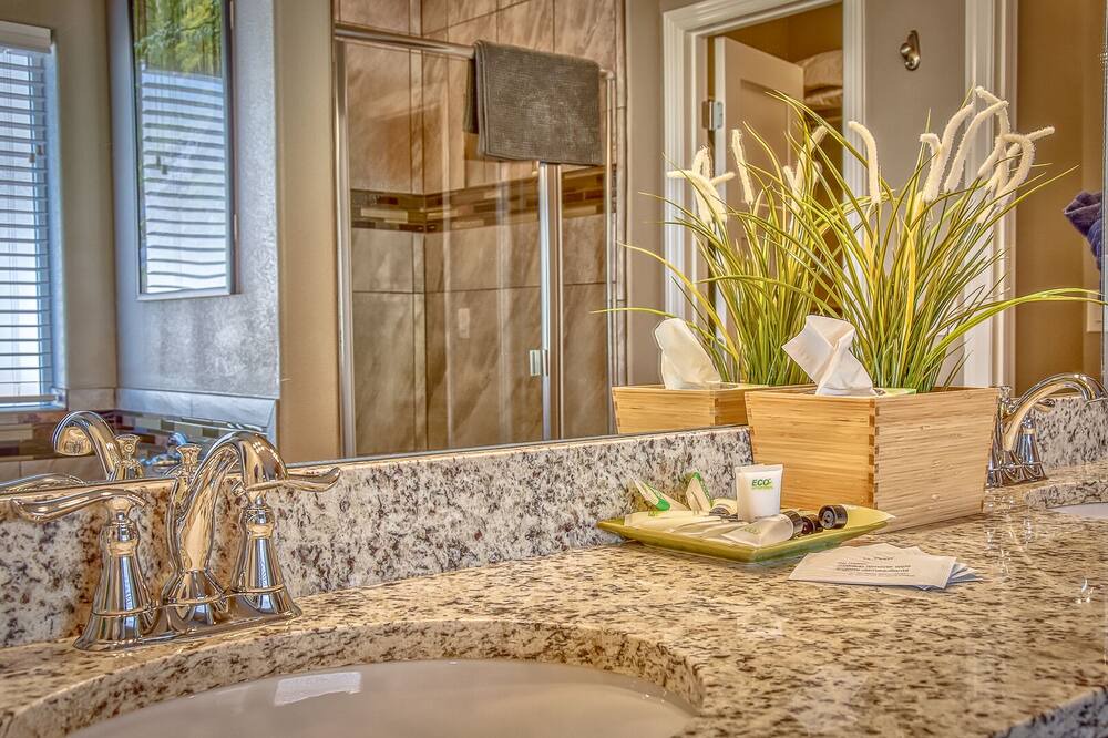 Photo of Bathroom in Elbert